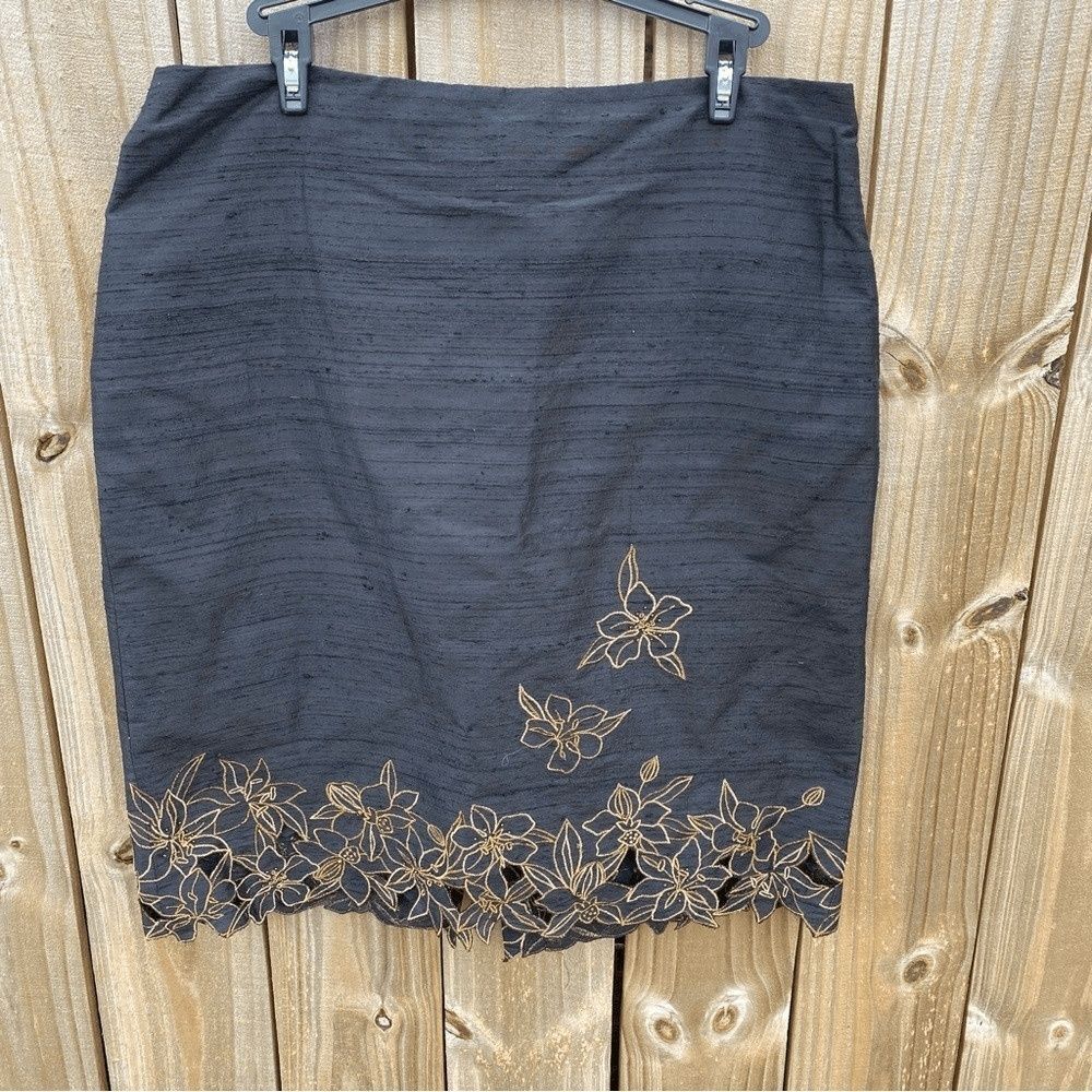 Lillie Ruben Black Silk with Gold embroidered Flowers Mini Pencil Skirt